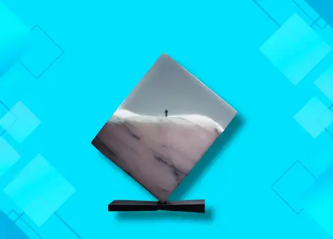 FROM FORGOTTEN STONES TO GLOBAL ART FAIRS: HOW TIM LEE TURNS LIGHT INTO A LANGUAGE