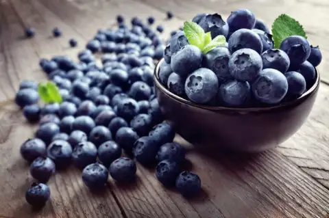 BLUEBERRIES: THE BRAIN FOOD YOU SHOULD BE EATING   